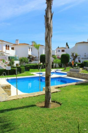 Estepona - Playa - Villa en Albayalde